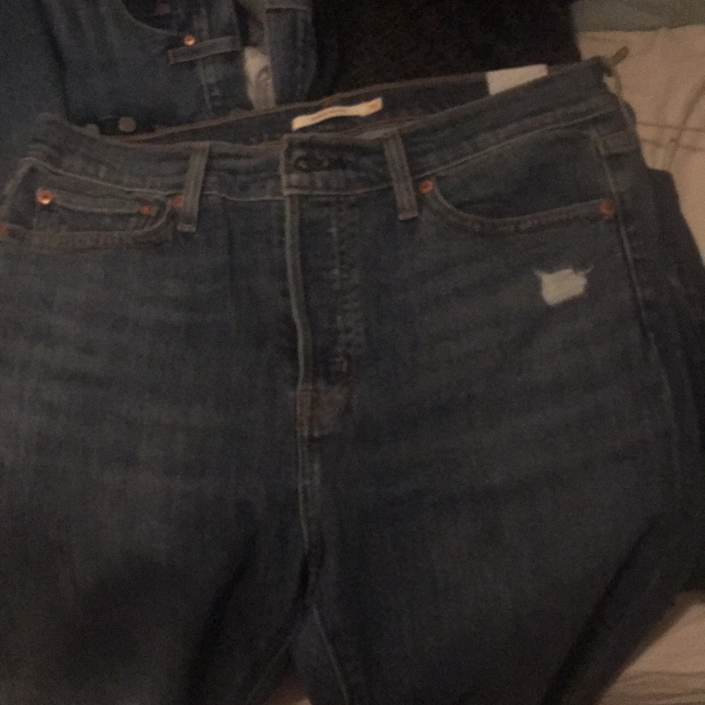 Levi’s wedges skinny with rips size 31